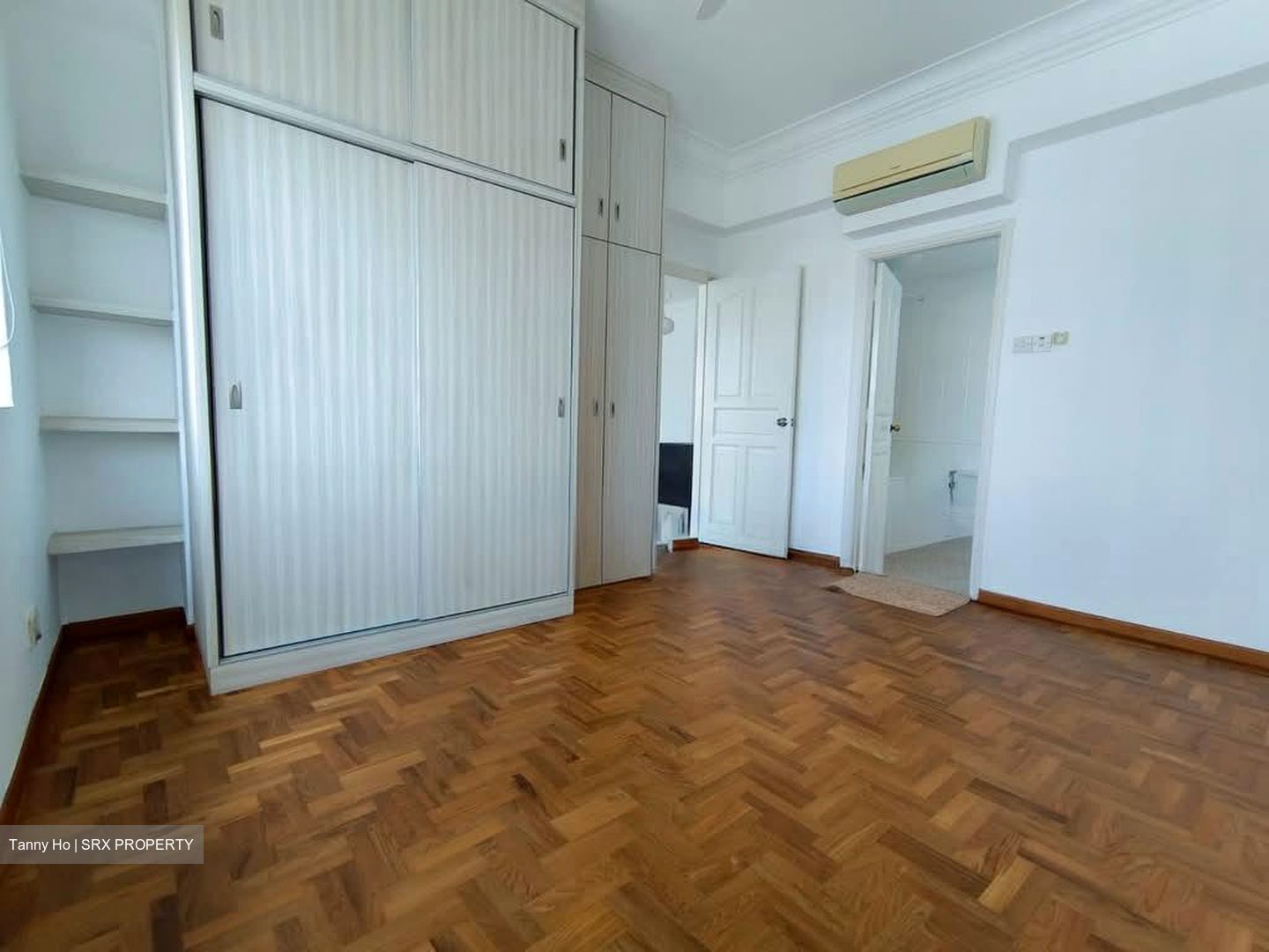 Monarchy Apartments (D11), Apartment #576718811